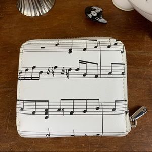 White with Black Musical Notes Zipper Wallet 🎶🎶🎼😍